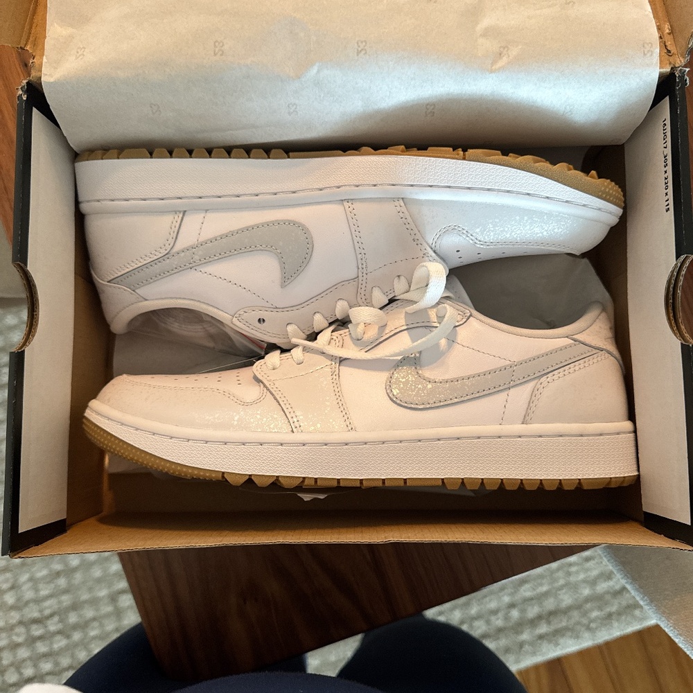 BRAND NEW NIKE GOLF SHOES
